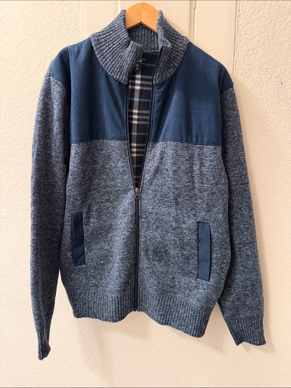 Izod Men's Two-Tone Navy and Heather Gray Full-Zip Sweater